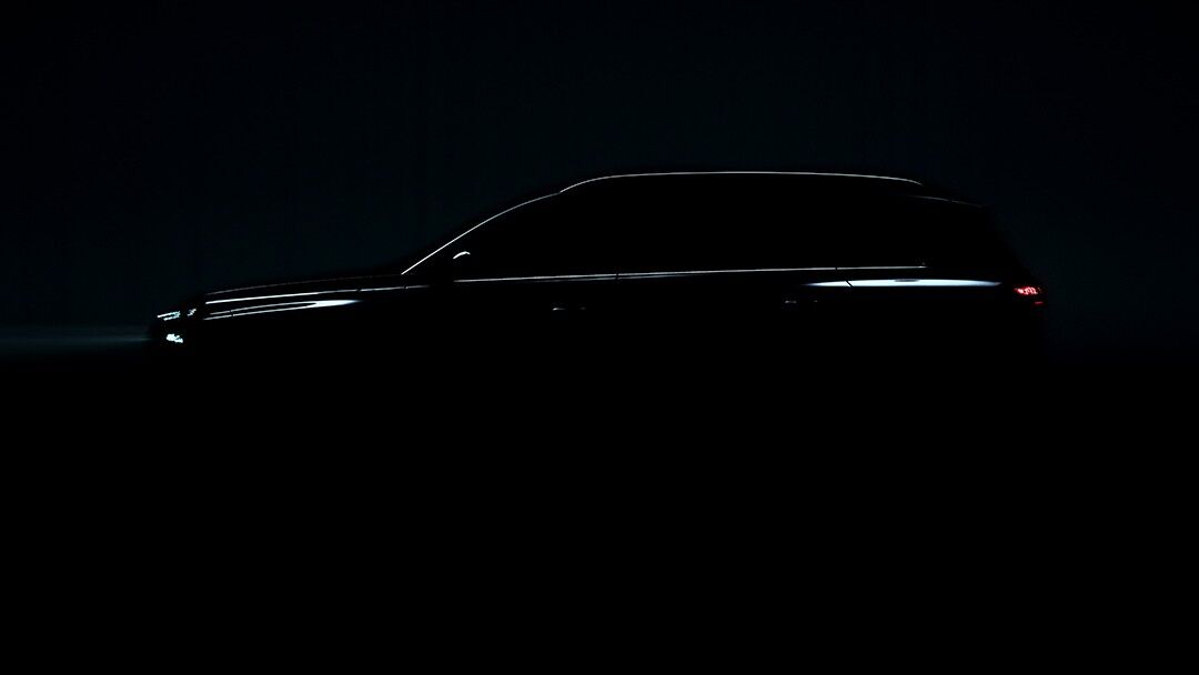 Audi Q9 header