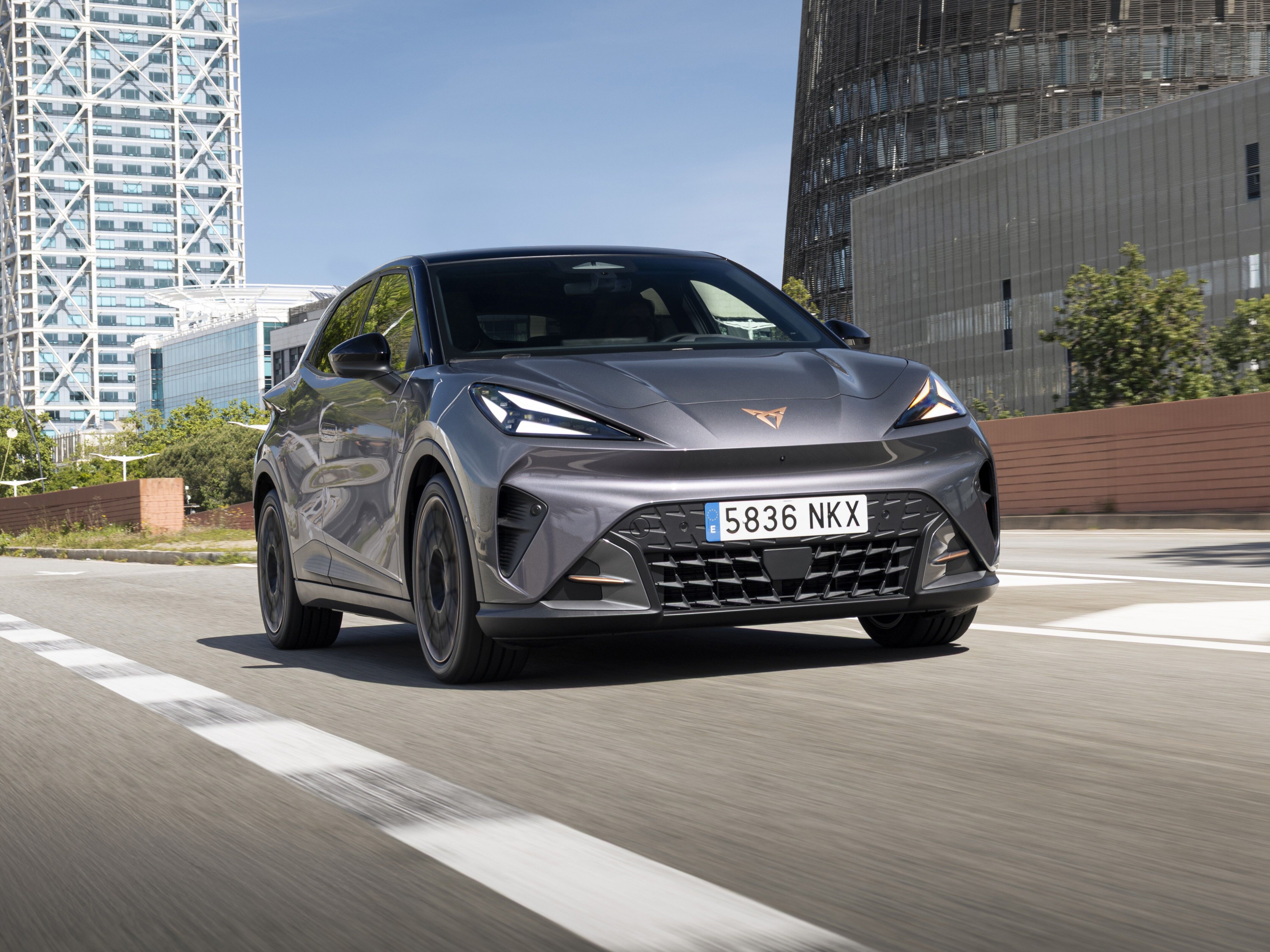 002_CUPRA-Raval-expands-its-line-up-with-new-Plus-variant-and-battery-upgrade_HQ