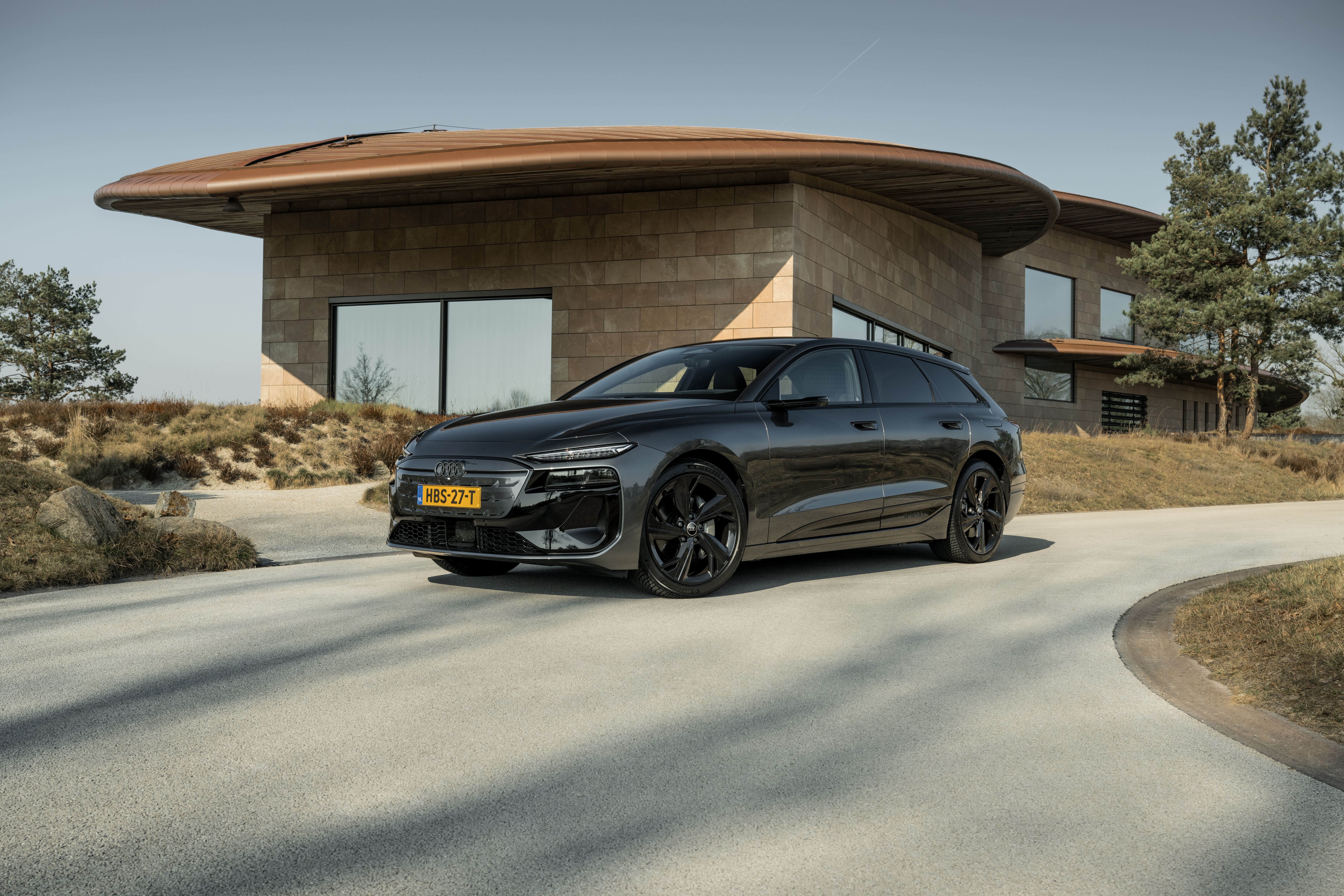Audi A6 Avant e-tron (1)