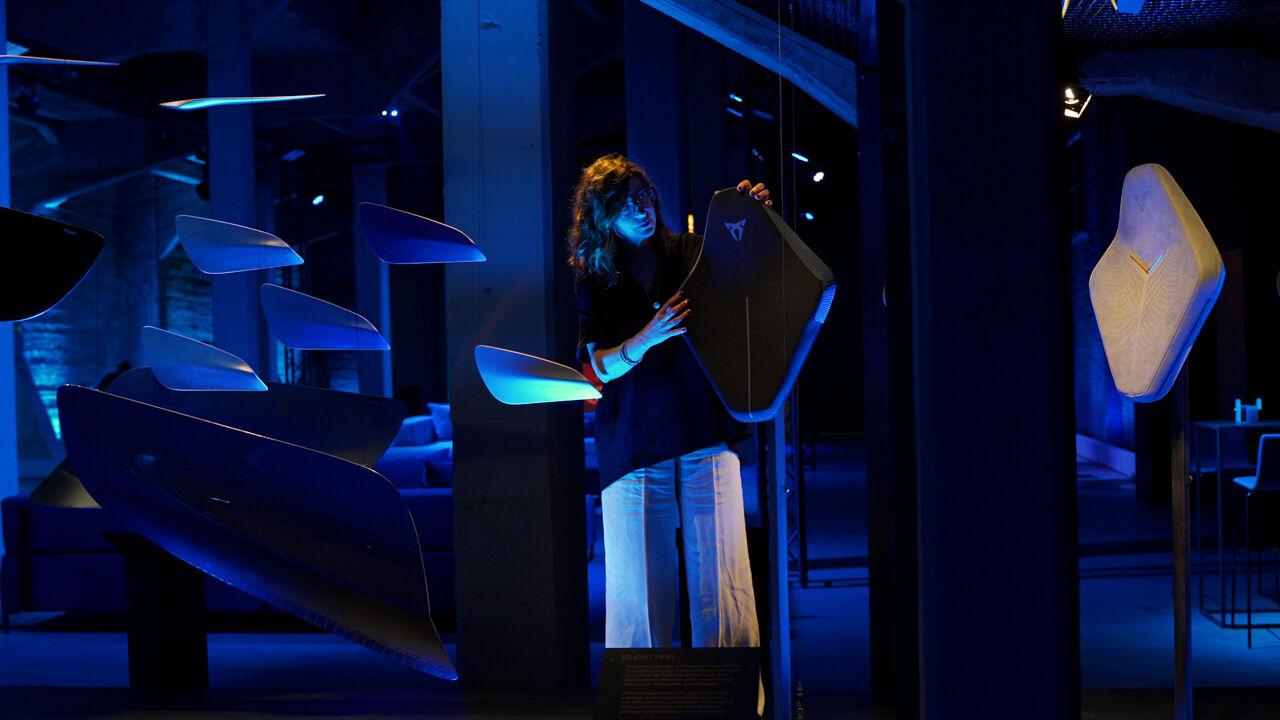 sustainability-and-digital-technology-to-create-a-unique-design-for-cupras-new-electric-heroes-03-hq