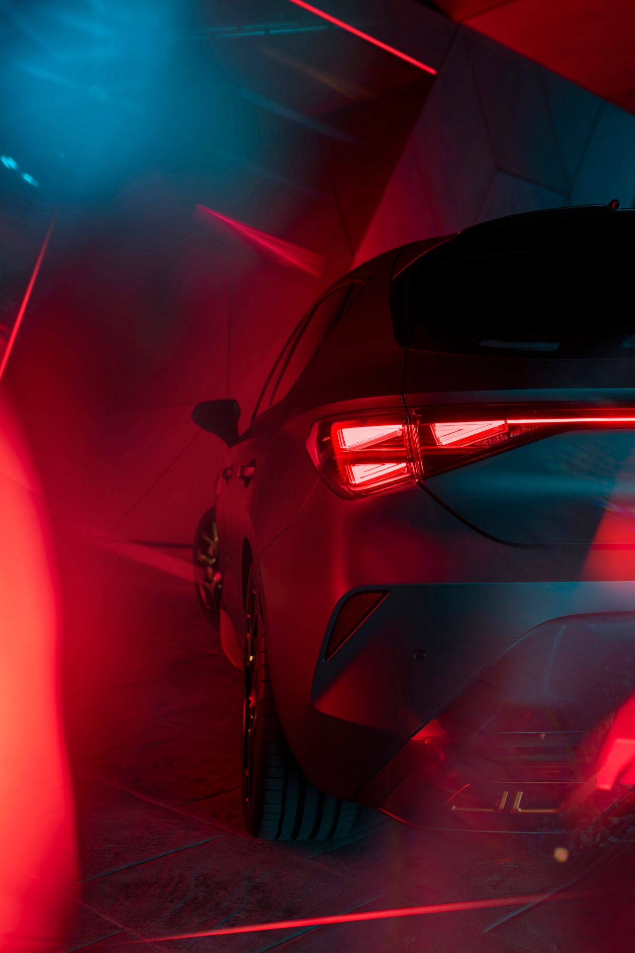 Medium-3988-CUPRALeon