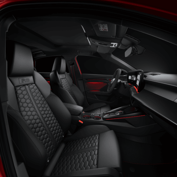 Audi RS 3 Limousine interieur van de zijkant