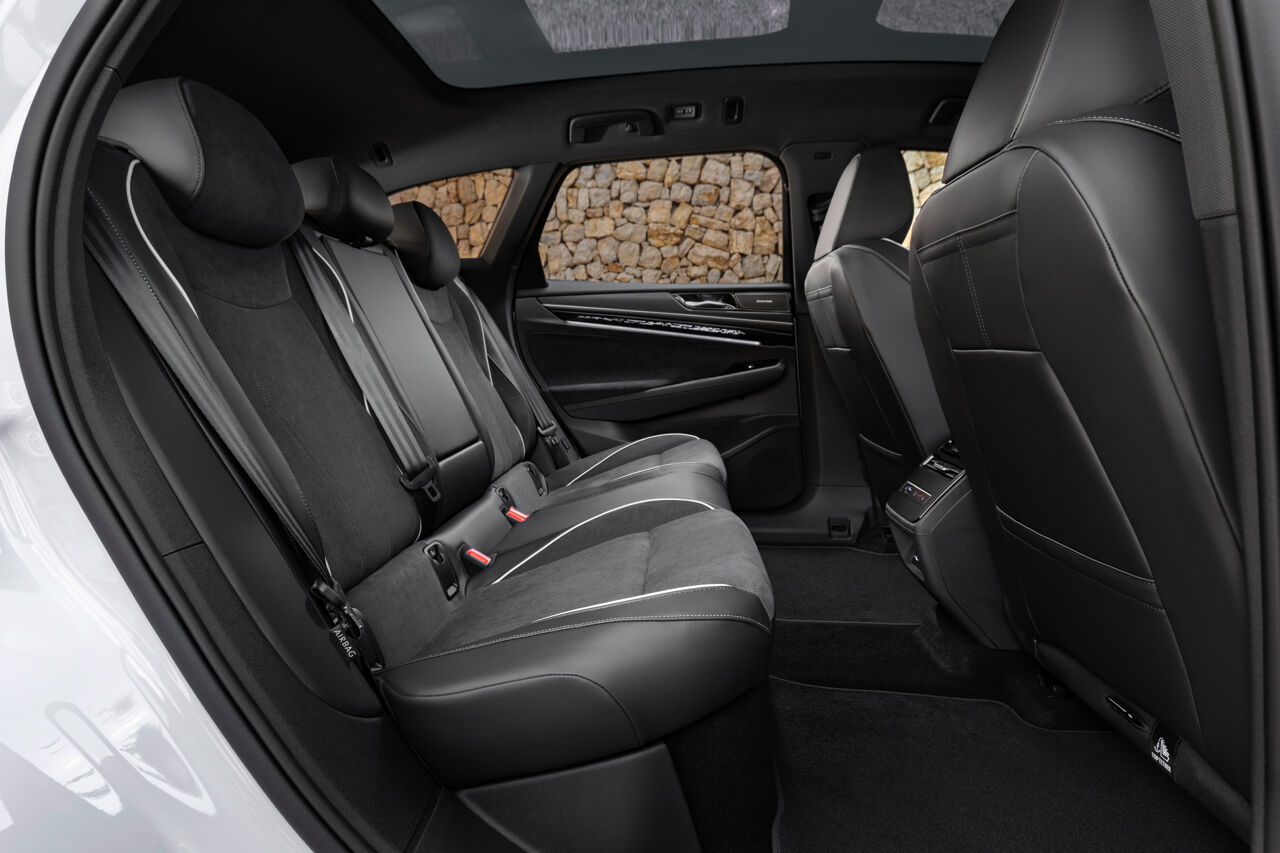 volkswagenid.7tourerglacierwhite-5