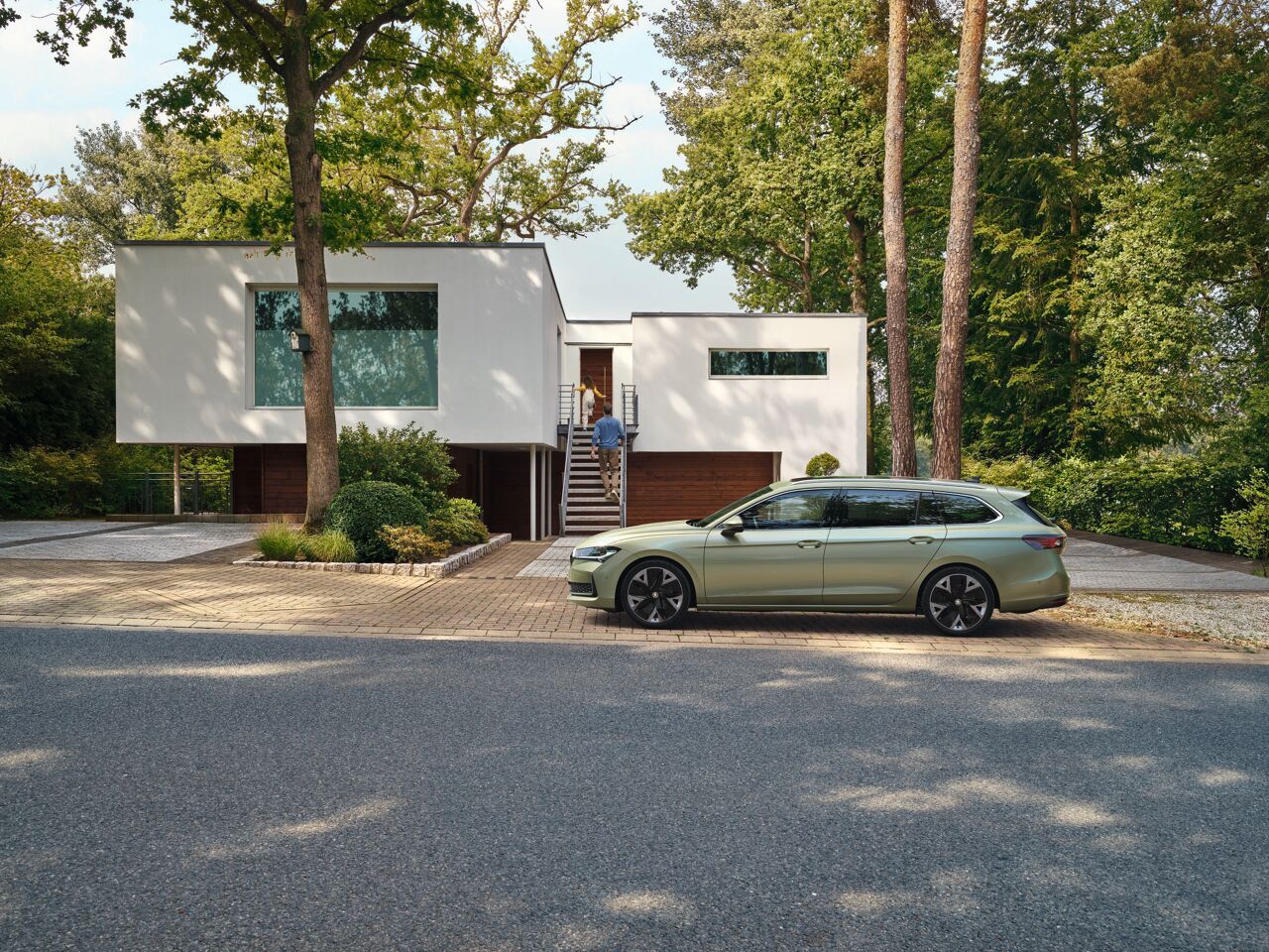 Web Ready JPG-Superb NG Presales BS Combi  - side static