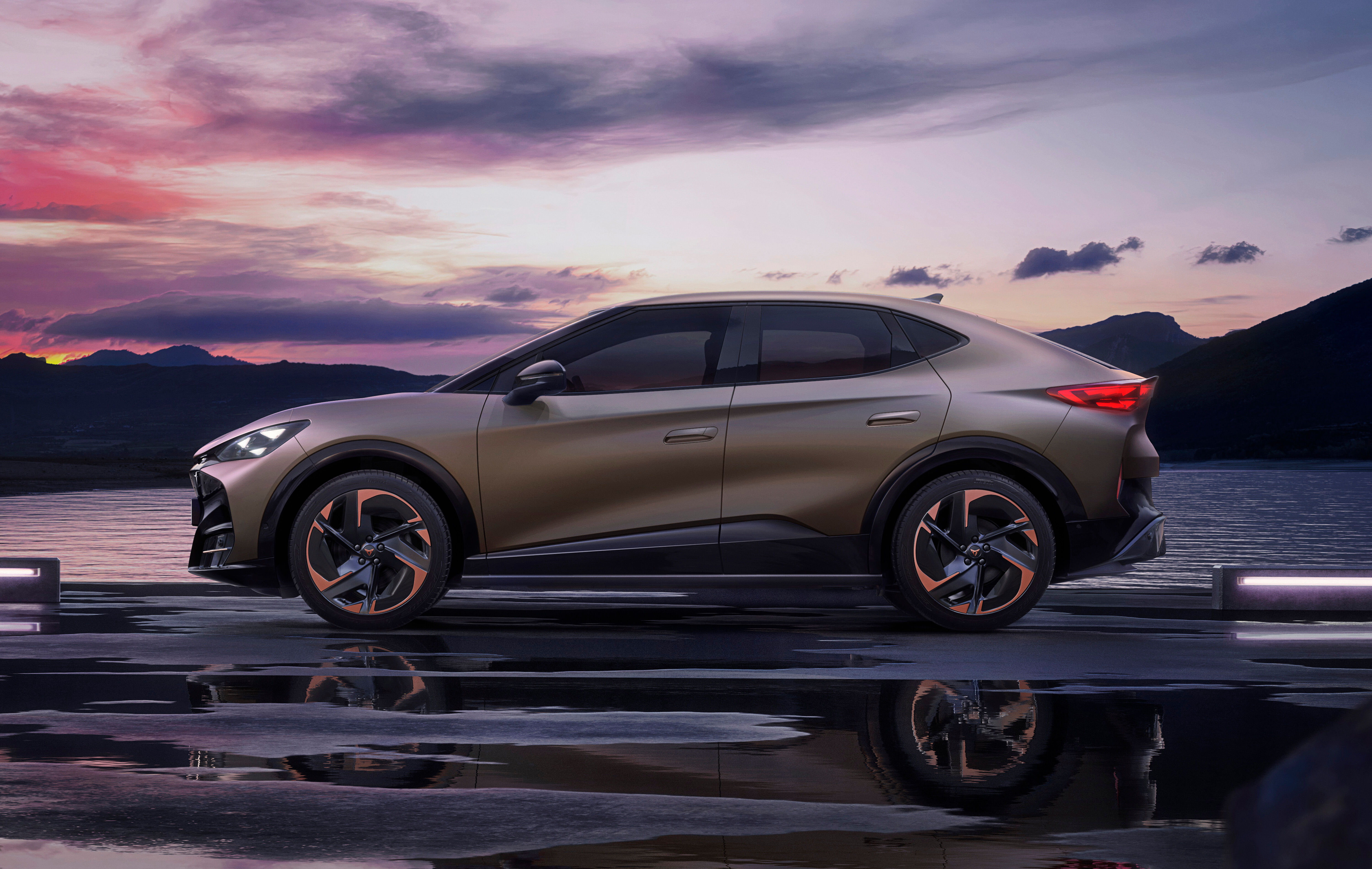 4_CUPRA-boosts-the-Tavascan-with-a-major-line-up-upgrade-new-variant-enhanced-interior-and-next-generation-tech_HQ