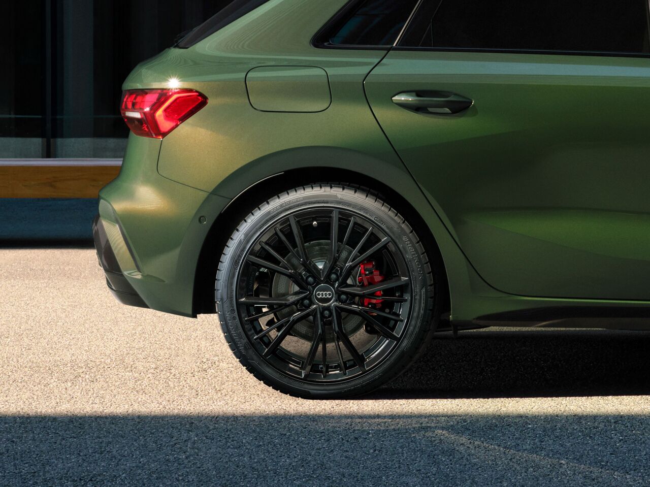 2024-03-20 AB2456 JPG CRC AUDI A3-4