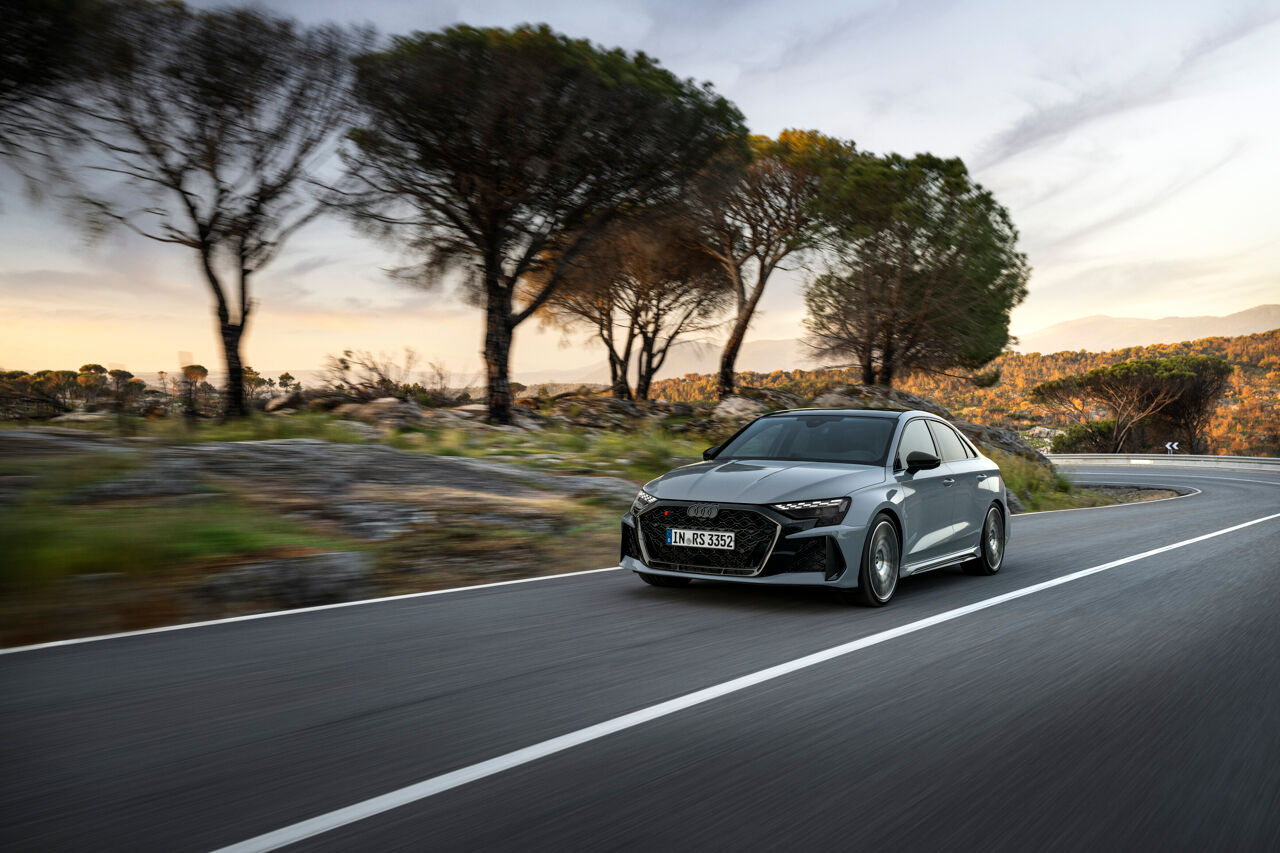 Audi RS 3 Limousine voorkant rijdend