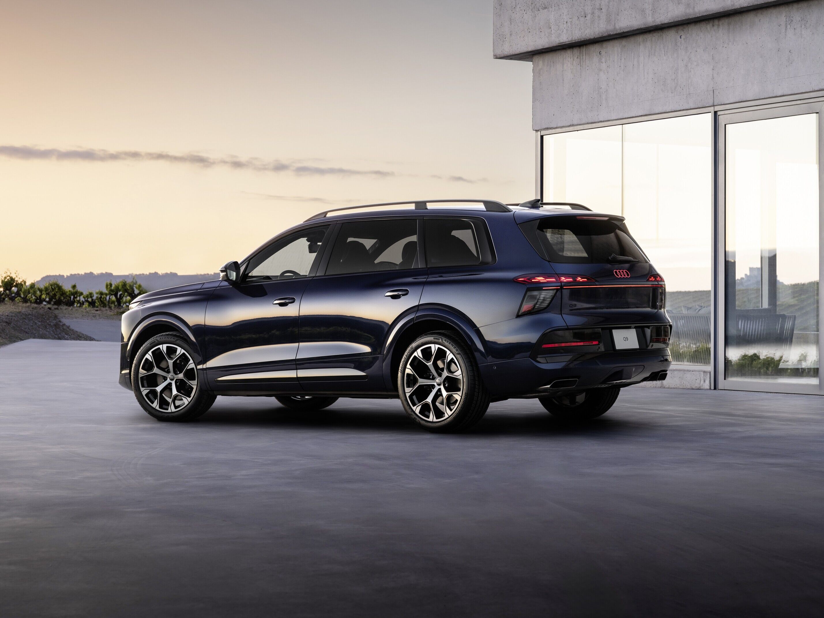 Audi Q9 e-hybrid achterkant 