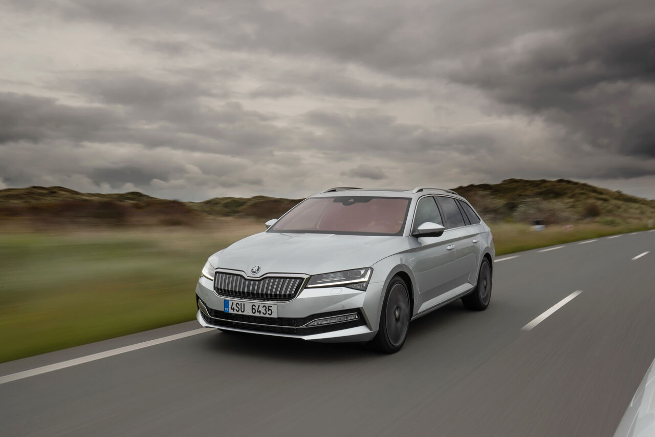 SKODA SUPERB iV Combi_1
