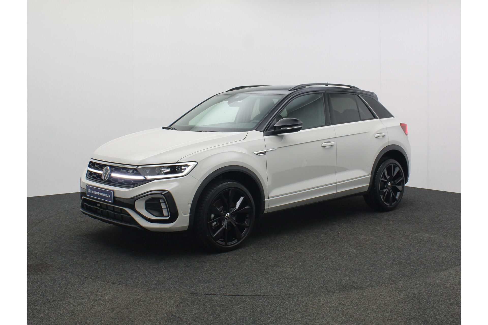 Volkswagen T-Roc Automatisch | Rijstrookbehoudassistent (Lane Assist) | Rijstrookbehoudassistent (Lane Assist) | Diefstalalarmsysteem | Airconditioning automatisch, 2-zone (Climatronic) | Koplampverlichting LED 'Matrix' (IQ.Light)