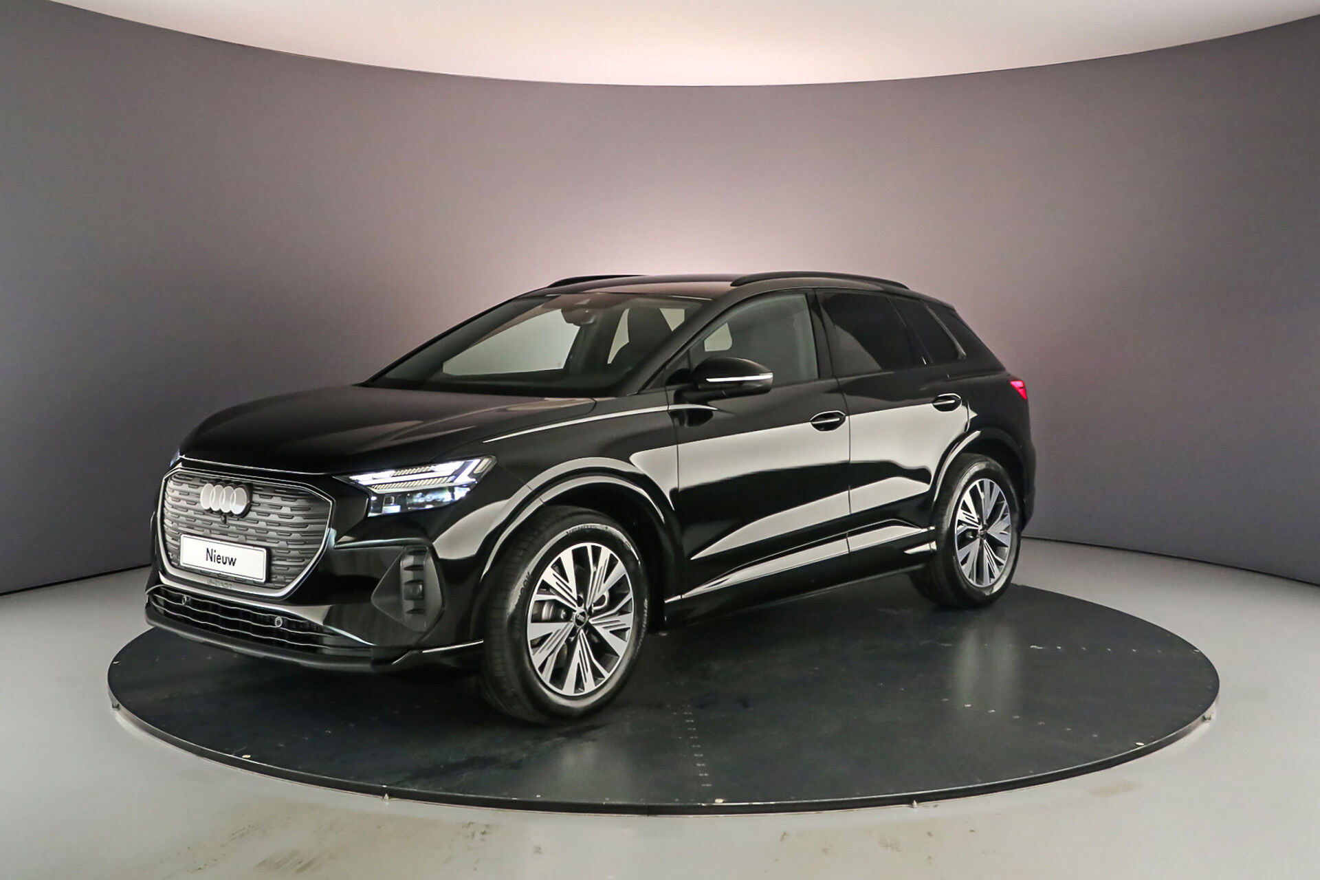 Audi Q4 e-tron Q4 45 e-tron quattro 286 1AT Advanced edition