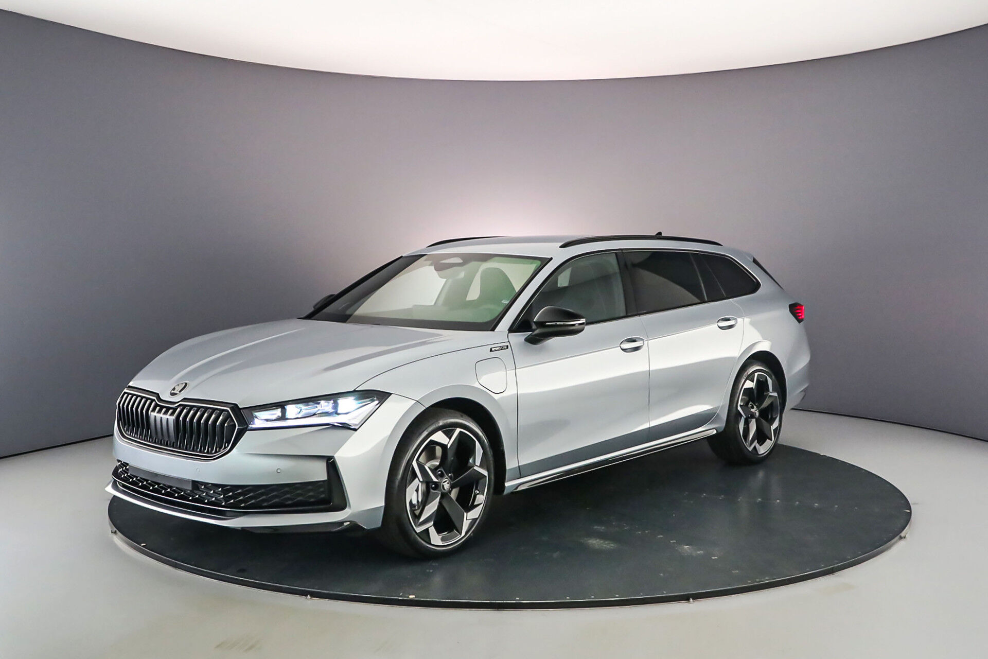 Škoda Superb Combi 1.5 TSI iV 204pk Sportline Business 2.000,- inruilpremie