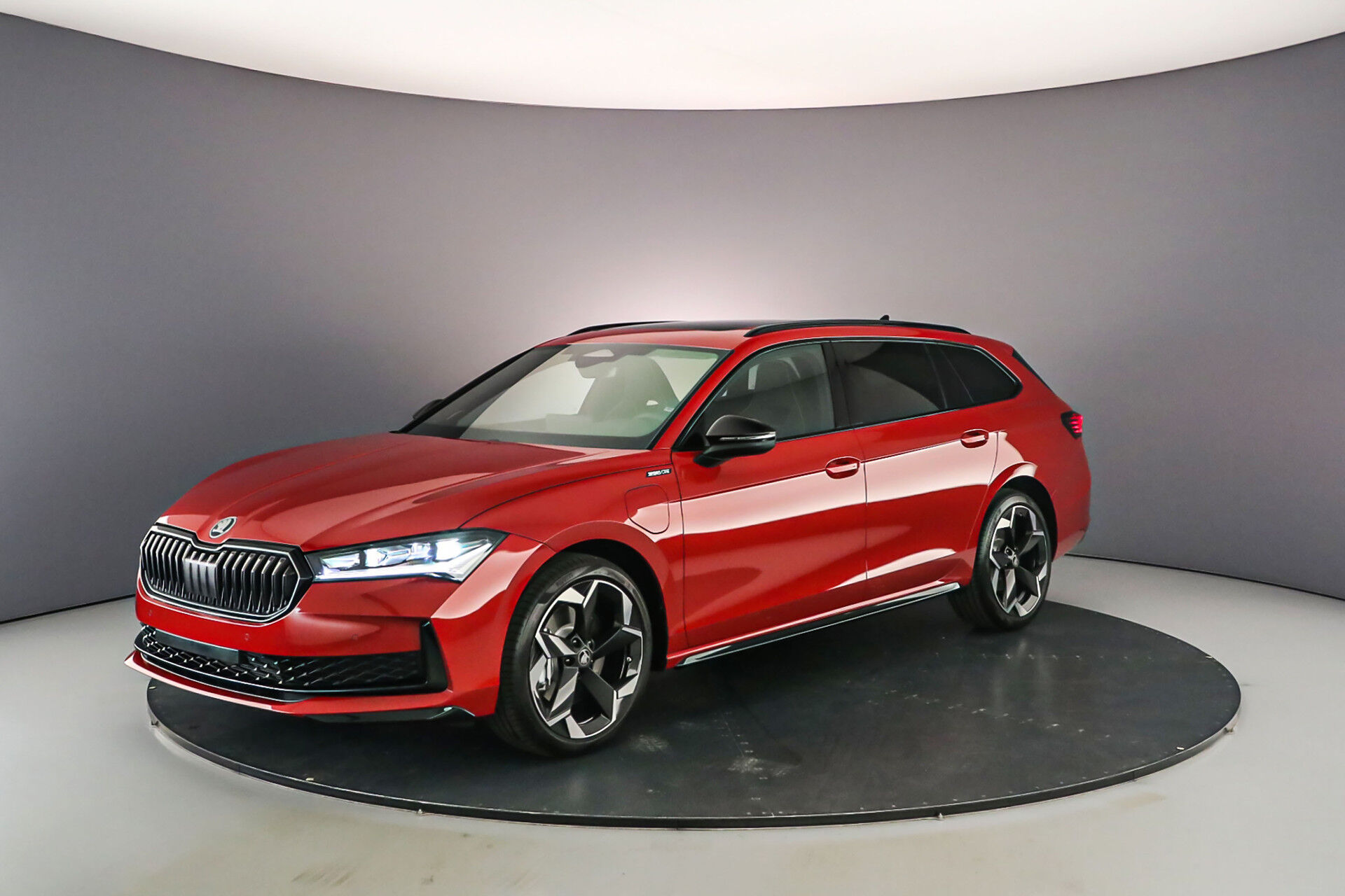 Škoda Superb Combi 1.5 TSI iV 204pk Sportline Business €2.000,- inruilpremie